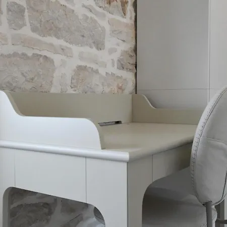 Arte Apartment *